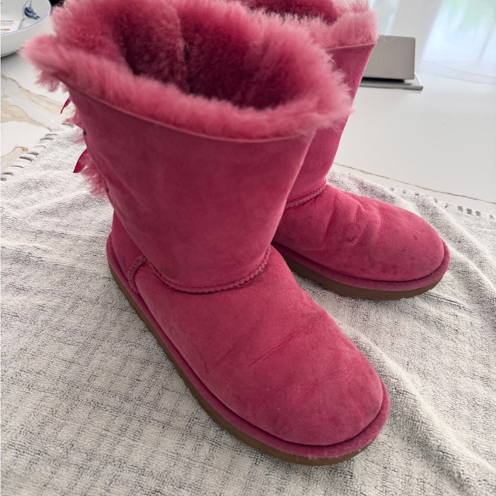 Girls Size 4 UGG Pink Shearling Boots with adorable ribbon detail hot pink